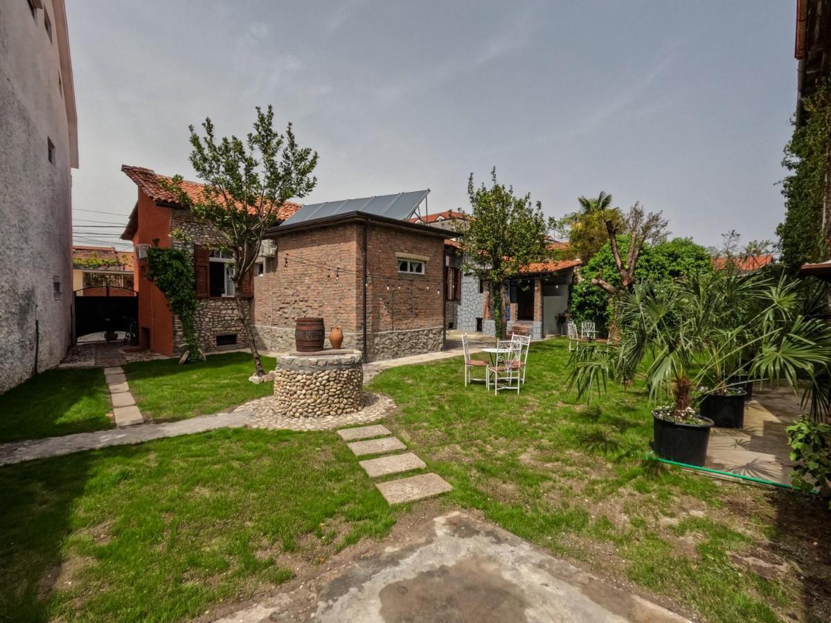 Intown Guesthouse Shkoder Shkodër Exterior foto