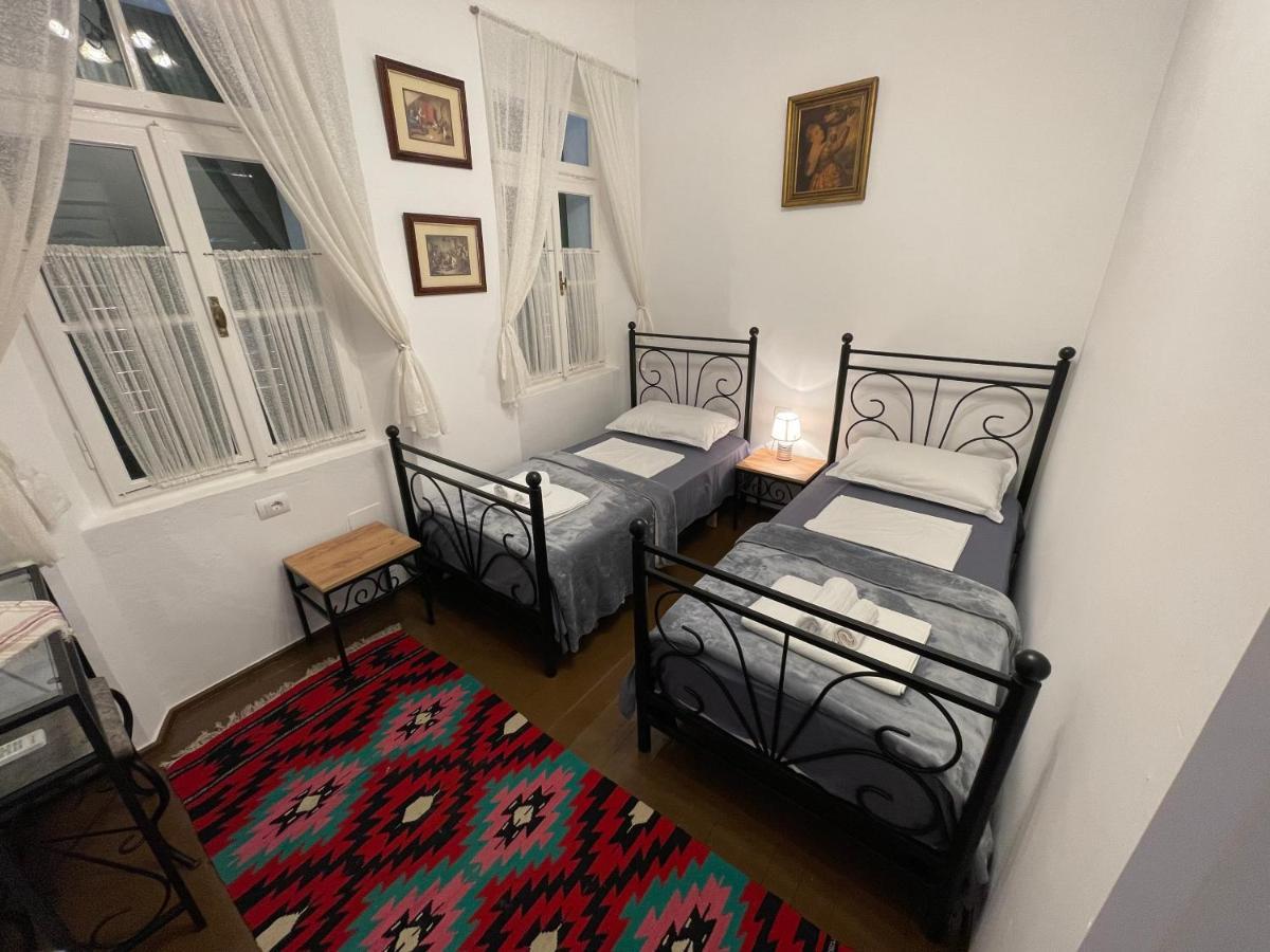 Intown Guesthouse Shkoder Shkodër Exterior foto