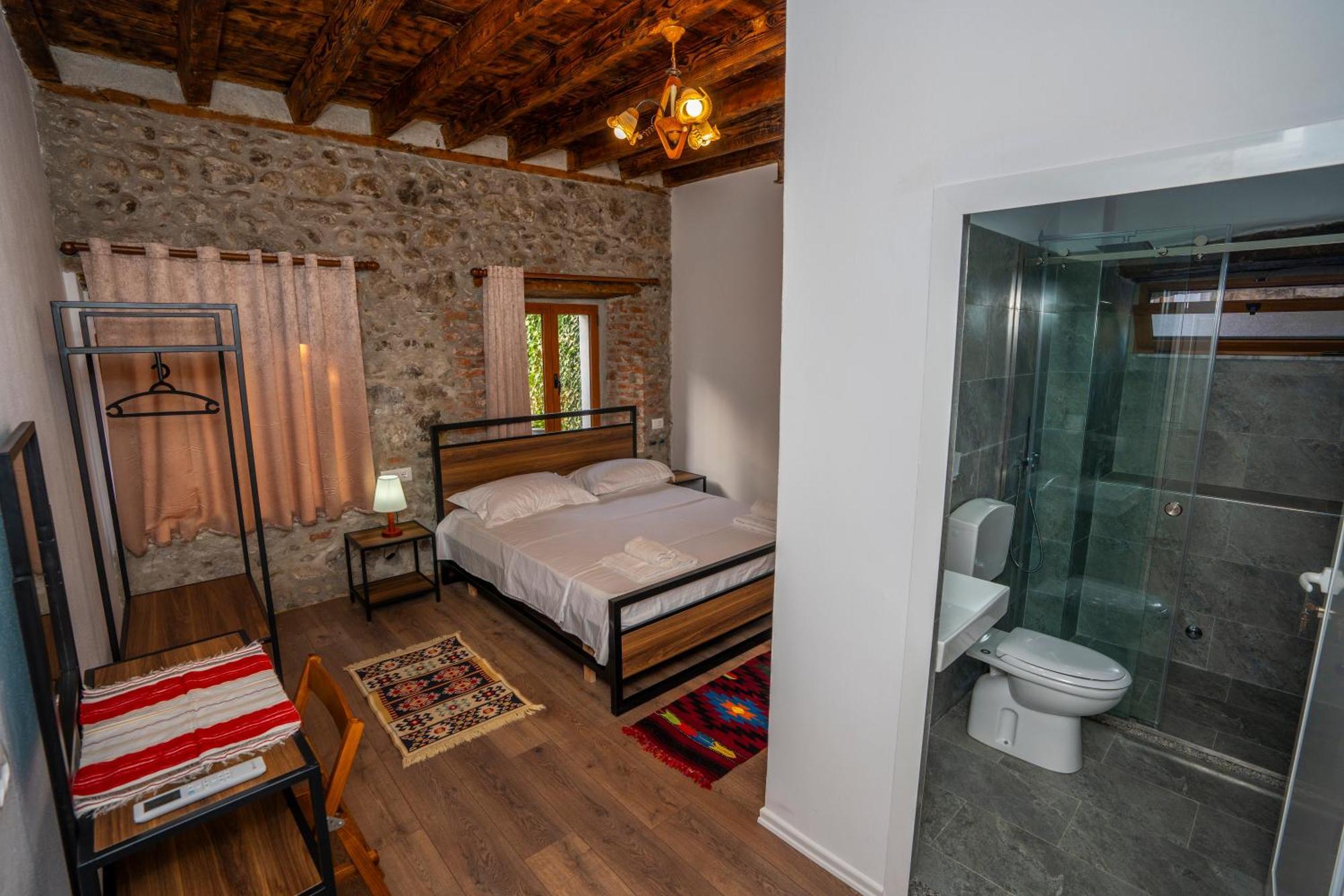 Intown Guesthouse Shkoder Shkodër Exterior foto